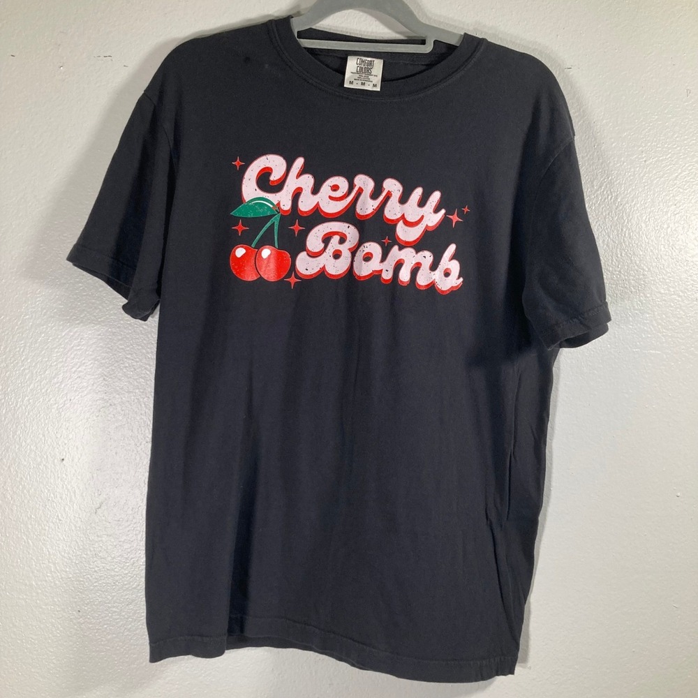 Comfort Colors Cherry Bomb M Graphic T-Shirt Black Garment Dye Cotton Medium